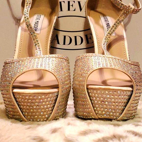 Steve Madden Champagne T-Strap Platform Sandal w/ Aurora Borealis Crysta… - Picture 3 of 7